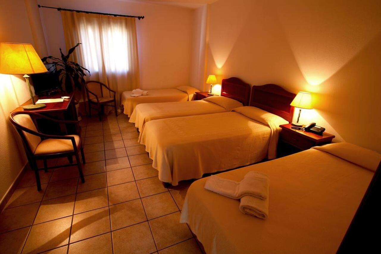 Hotel Moderno Olbia Zewnętrze zdjęcie