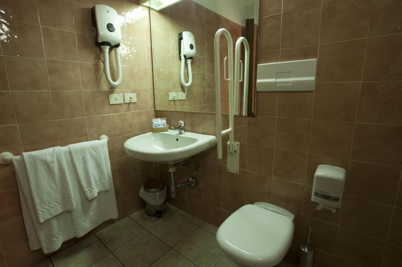 Hotel Moderno Olbia Zewnętrze zdjęcie