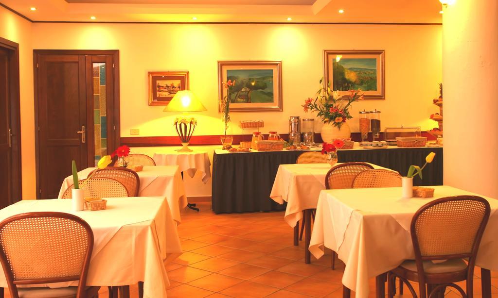 Hotel Moderno Olbia Zewnętrze zdjęcie