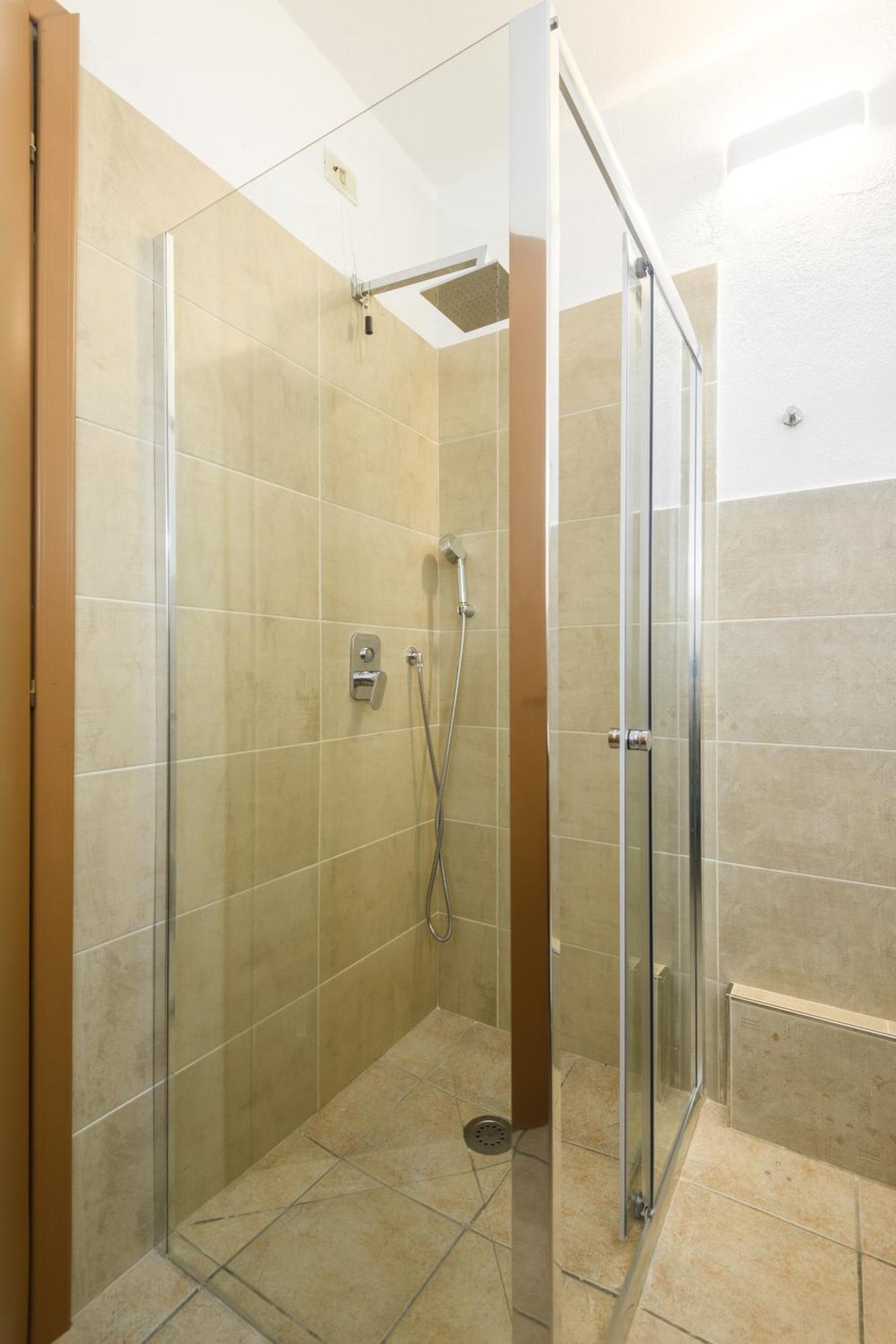 Hotel Moderno Olbia Zewnętrze zdjęcie