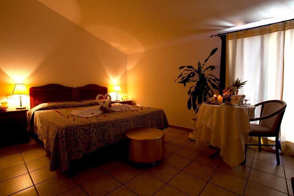 Hotel Moderno Olbia Zewnętrze zdjęcie