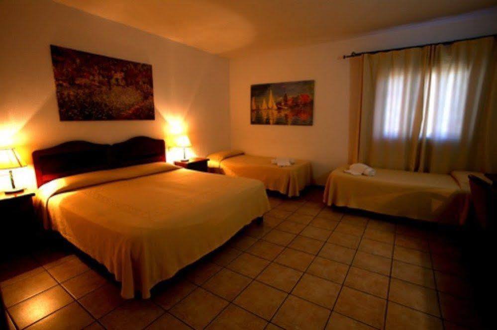 Hotel Moderno Olbia Zewnętrze zdjęcie